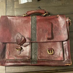 Vintage leather messenger bag, great condition